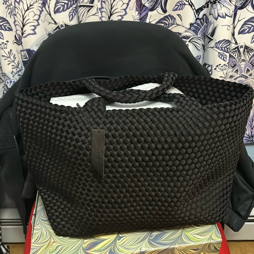 Black big purse new with tags